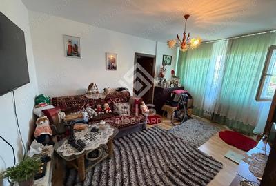 Apartament cu 3 camere semidecomandat în Decebal - 2