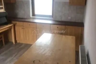 Casă cu 10 camere cu Teren 300 Mp în Cristian - 6