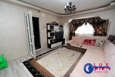 Apartament cu 3 camere semidecomandat în Babadag - 1