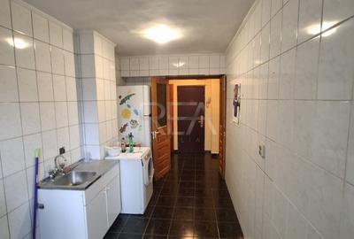 Apartament cu 3 camere decomandat, mobilat în Lujerului - 8