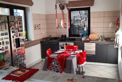 Particular vand casa individuala P+1+M in Bragadiru Independentei 9 camere - 3