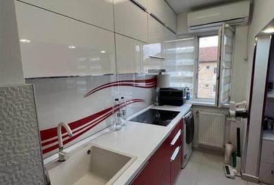 Apartament cu 3 camere semidecomandat în Nufărul - 10