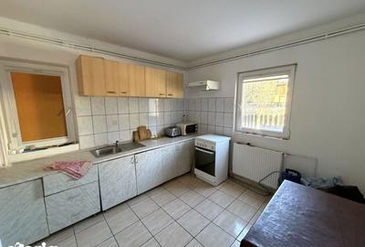 Casă cu 9 camere cu Teren 515 Mp în Central - 14