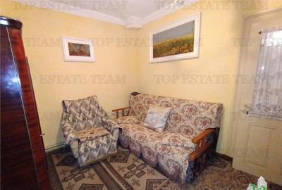 Casa, gradina si curte intr - un peisaj de poveste, aici in - 3