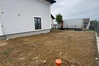 Casă cu 4 camere cu Teren 350 Mp în Ferneziu - 9