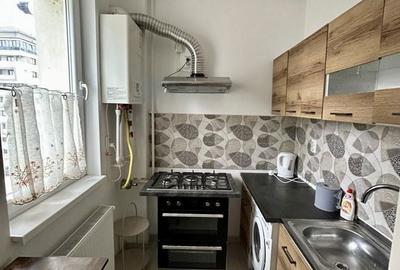 Garsonieră în Roșu - 2