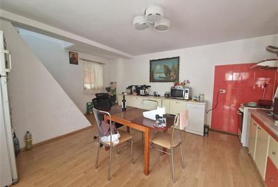 Casa P+M, teren 291 mp,  pretabila - clinica,cabinete, locuinta - 3