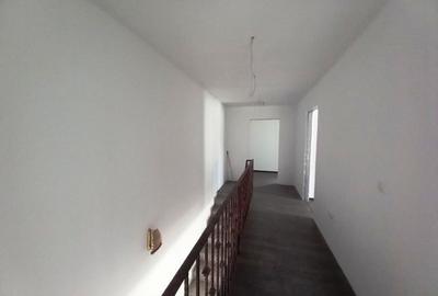 Casa 4 camere in duplex  la  Strejnic. - 18