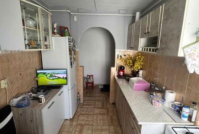 Apartament cu 3 camere semidecomandat în Central - 4