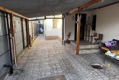 Casă cu 3 camere decomandat în Central - 2