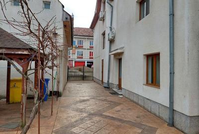 Casă cu 6 camere în Piața Centrală - 10