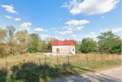 Teren de 1300 mp, în Luna