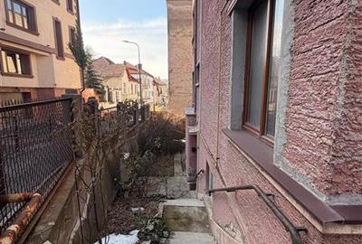 Apartament cu 4 camere semidecomandat, mobilat în Central - 26