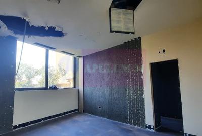 Inchiriere spatiu comercial in zona Decebal-Unirii, stradal, parcare - 3