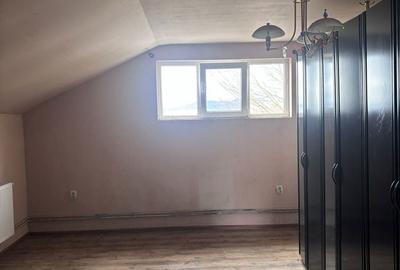 Casă cu 4 camere în Bălata - 3