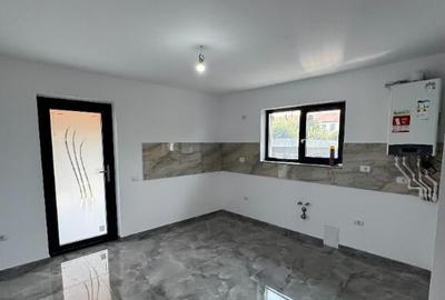 Vanad casa noua in Cordun - 3