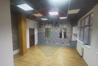 Spațiu comercial, de 30 mp, în Central - 1