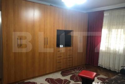Apartament cu 4 camere semidecomandat, mobilat în Micro 14 - 2