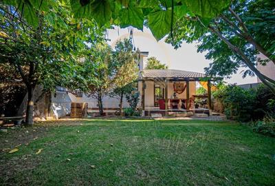 Viluta cocheta cu curte frumoasa in Mamaia Sat! - 1