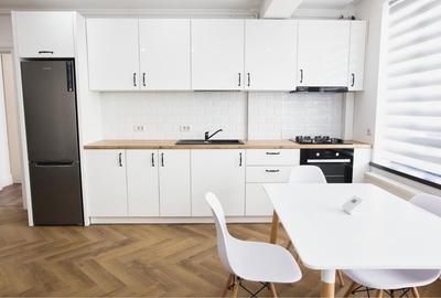 Apartament cu 3 camere decomandat în Central - 3