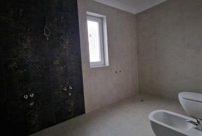 Casă cu 4 camere cu Teren 280 Mp în Central - 9