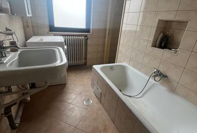 Apartament cu 4 camere decomandat în Universitate - 7