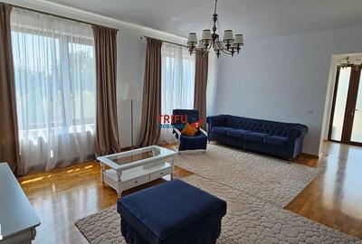 Casă cu 4 camere cu Garaj în Central