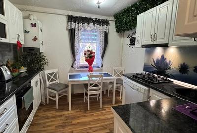 APARTAMENT 4 camere de VANZARE in MOTRU 55.000 gol 59.000 mobilat - 2