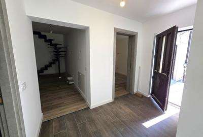 Duplex cu 4 camere cu Canalizare în Chitila - 5