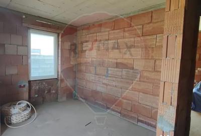 Casă cu 5 camere cu Teren 500 Mp în Oșorhei - 11