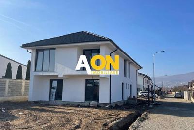 De vanzare 1/2 duplex finisat, 4 camere, 326mp teren, Cetate - 11