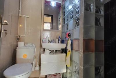 Vanzare apartament 2 camere - etaj 2 *modern mobilat ?i utilat* - zona 9 Mai - 8