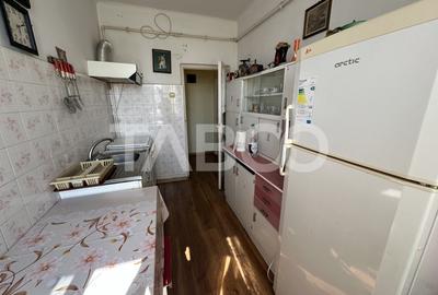 Apartament 2 camere 47 mpu decomandat 2 boxe la subsol garaj etaj 2 - 5