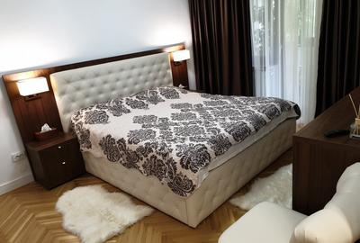 Apartament de lux,  4 decomandate, 130 mp, Parc Catedrala Sf. Dumitru,  et. 1 /2 - 10