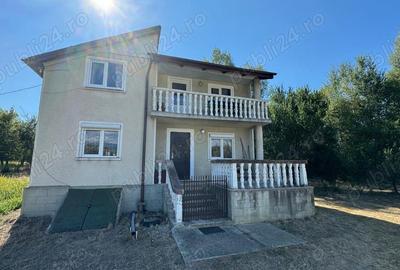Casă cu 3 camere cu Teren 2037 Mp în Vulcan - 1