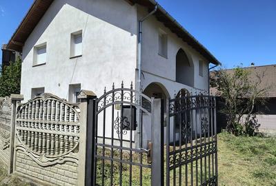Casă cu 4 camere în Pui - 2