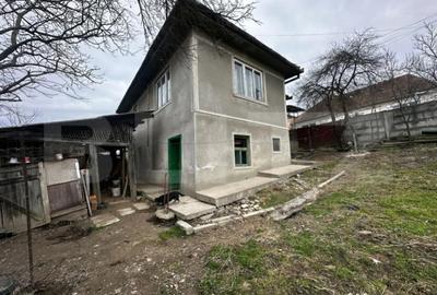 Casă cu 4 camere cu Teren 552 Mp în Central - 5