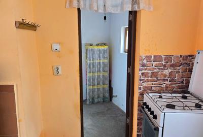 Casă cu 4 camere în Central - 2