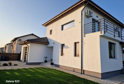 Casă individuală cu 4 camere în Bâcu