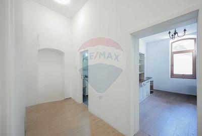 Spațiu comercial, de 235 mp, în Ultracentral - 7