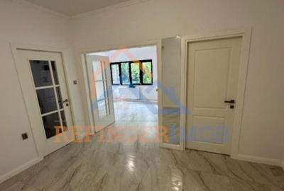 Apartament de vanzare 3 camere zona Tineretului - 2