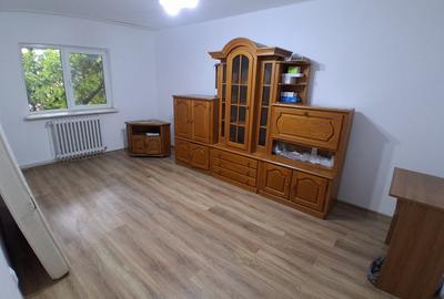 PACURARI PETRU PONI 3 CAMERE DECOMANDAT ET.1 BLOC 1985    COD 160170 - 1