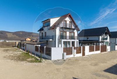 Casă cu 9 camere cu Teren 501 Mp în Hărman - 4