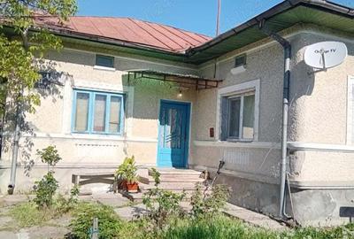 De vanzare casa la Romanesti comuna Rosiile - 3