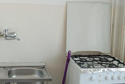 Garsonieră decomandată în Calarași 4 - 6