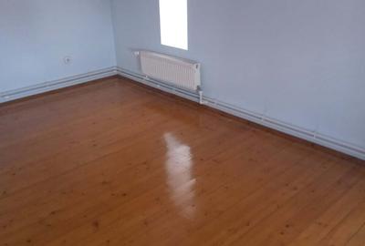 Casă cu 3 camere în Central - 10