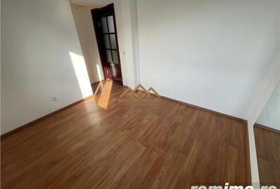 Spațiu comercial, de 95 mp, în Central - 3