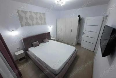 Apartament cu 2 camere decomandat în Tractorul