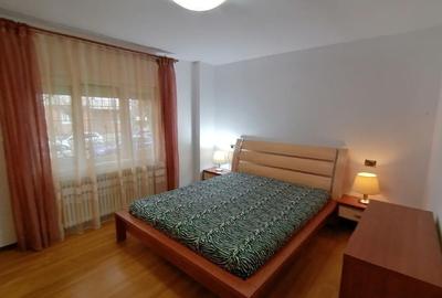 Apartament cu 2 camere semidecomandat, mobilat în Dacia