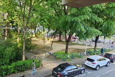 Spațiu comercial, în Alexandru Obregia